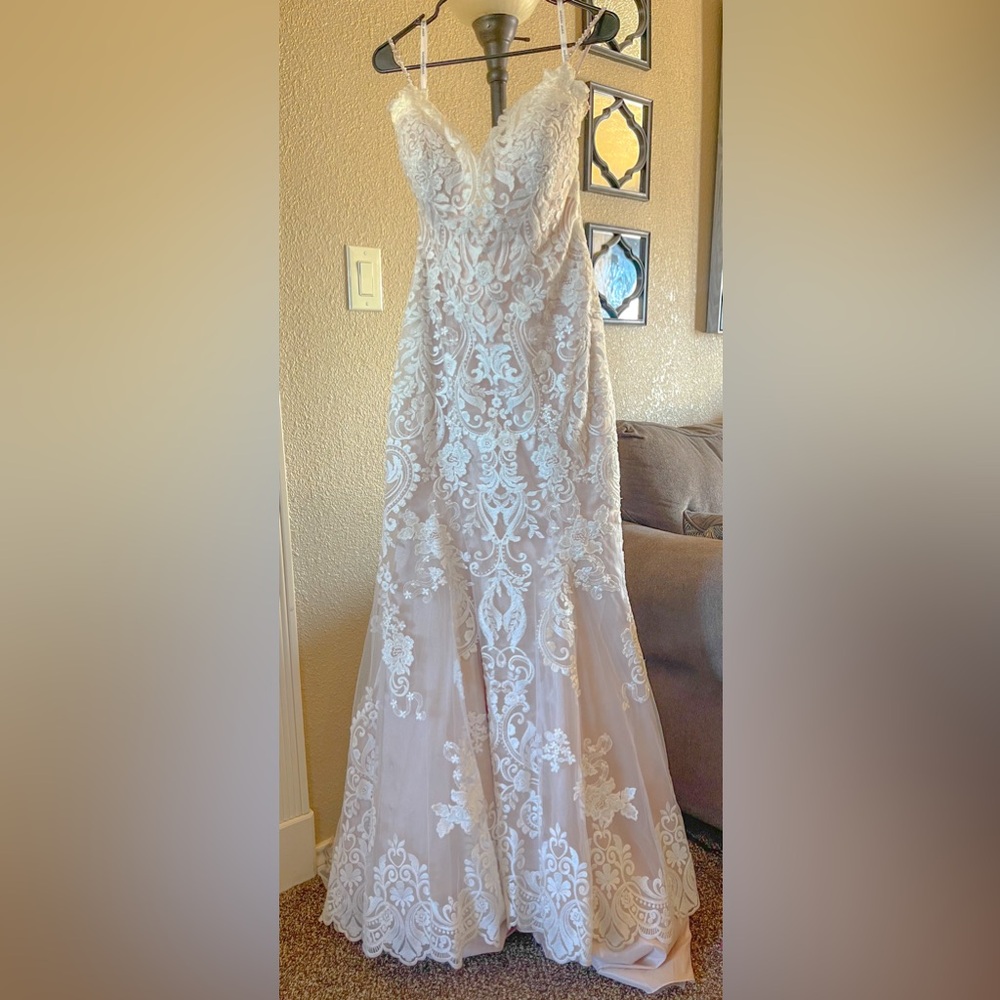 GORGEOUS Madison James Wedding Dress